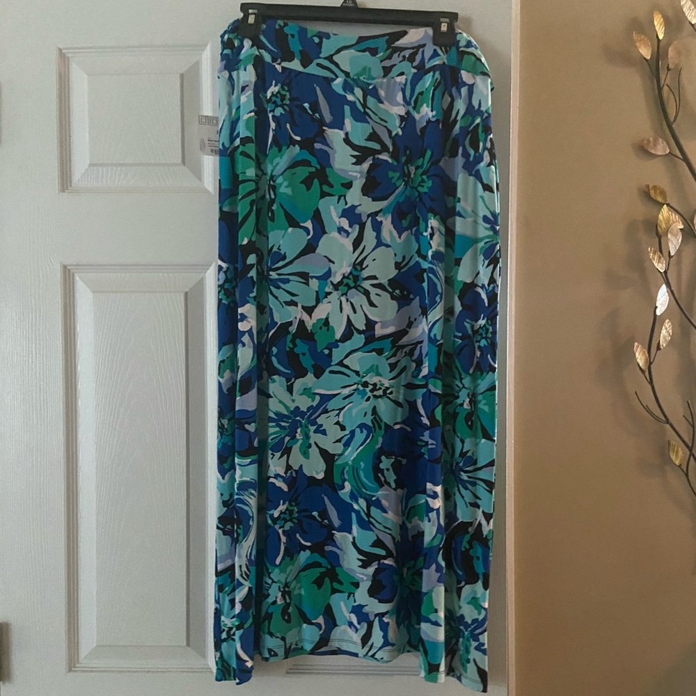 NWT Liz Claiborne maxi skirt